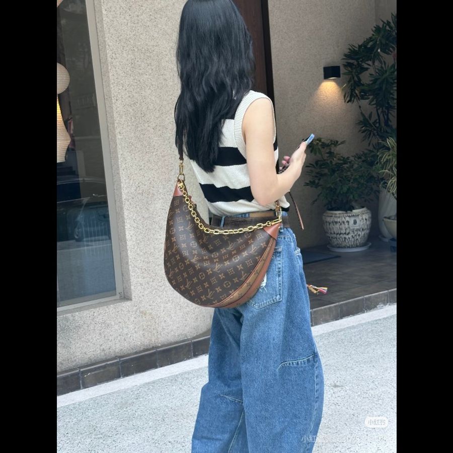 LV路易威登 Loop Hobo大月亮包單肩斜挎包
98新✨️-1