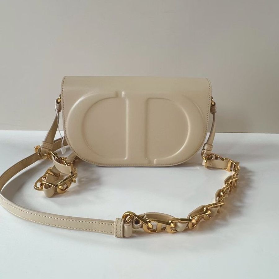 Dior Signature 奶茶色 CD壓紋 金鍊 橢圓 磁釦 斜背 相機包 M9280UZWS-0