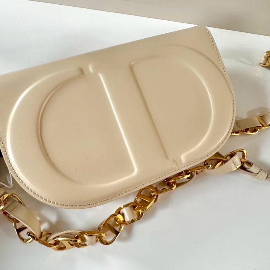 Dior Signature 奶茶色 CD壓紋 金鍊 橢圓 磁釦 斜背 相機包 M9280UZWS-6