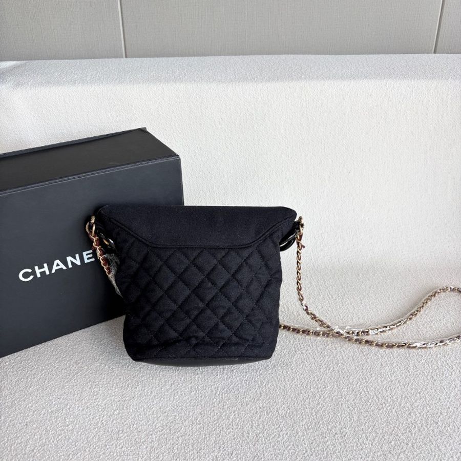 Chanel香奈兒毛呢海軍徽章薯條水桶包-2