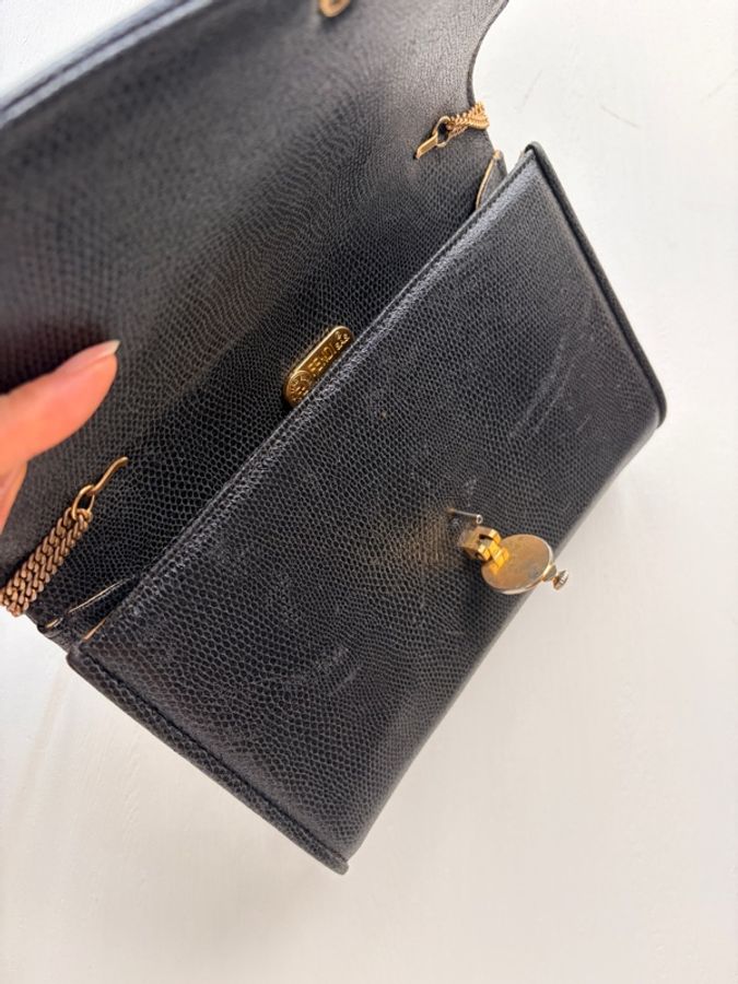 1989年購證 Fendi 經典黑金羅馬錢幣扣掌紋皮鏈條包 斜背包-17
