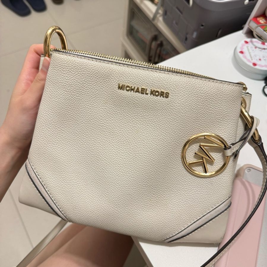 Michael Kors Raven 荔枝紋真皮兩用包 米白色 金扣-4
