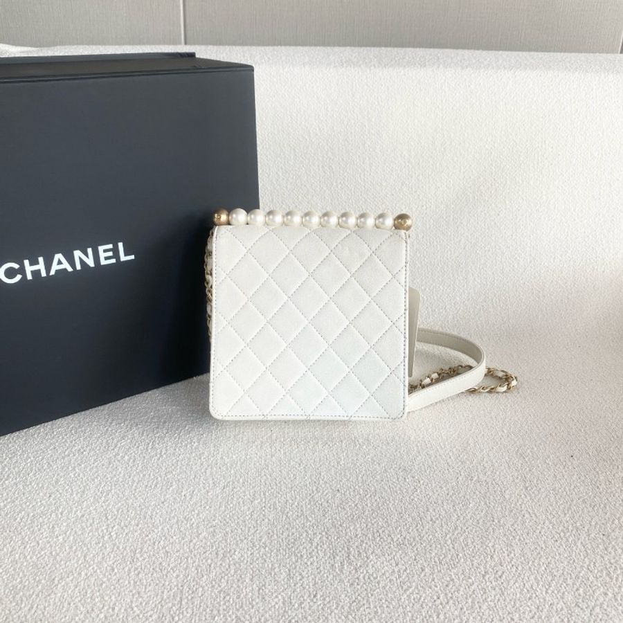 Chanel香奈兒白金珍珠鏈條包
白色金扣 羊皮-3