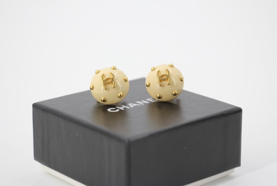 Chanel Vintage 96C 樹脂淺黃色豆豆耳環-2