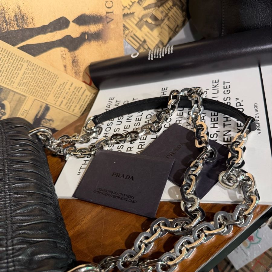 普拉達 PRADA Nappa Gaufre 經典 抓皺皮革 鏈帶包 黑色 斜背包 側背包-12
