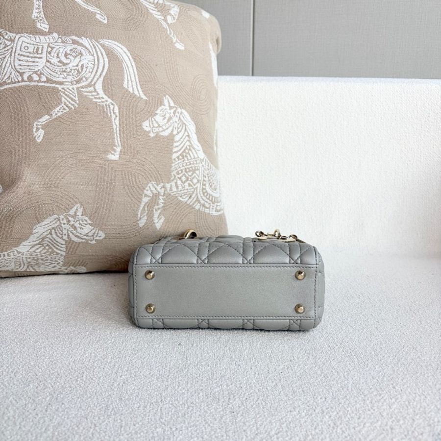 Dior lady dior 灰色金扣戴妃三格-5