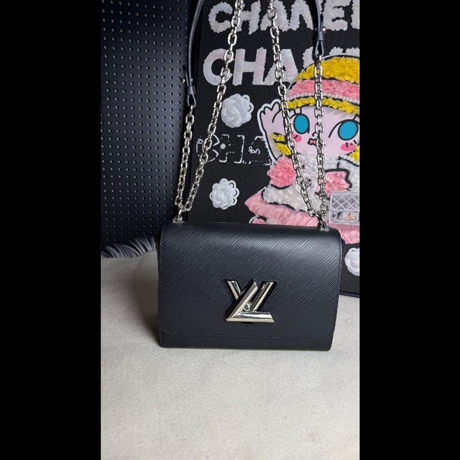 LV路易威登Twist中號黑銀鏈條包-0