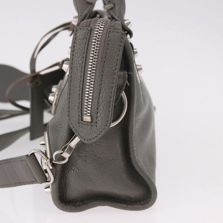 【日本直送】BALENCIAGA 皮革經典金屬邊迷你城市兩用包 灰色/銀色 正品 187985M-2