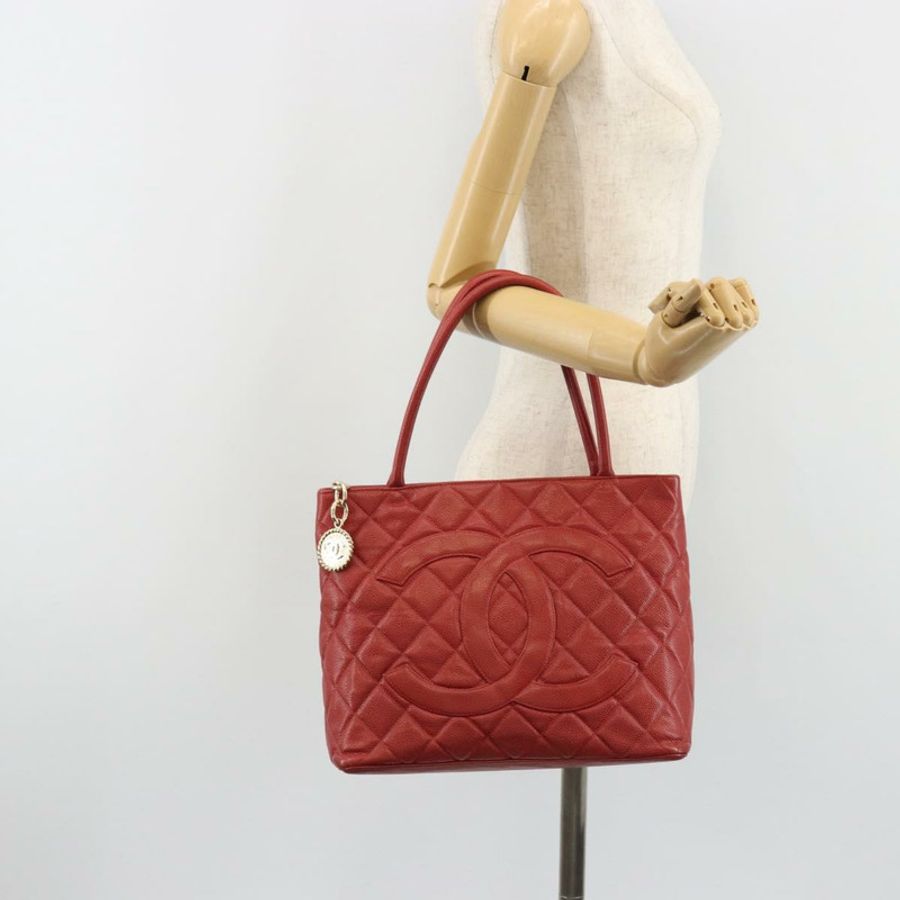 【日本直送】香奈兒 (CHANEL) 絎縫復刻版托特包,魚子醬紋紅色,CC標誌,正品編號189312SAV-23