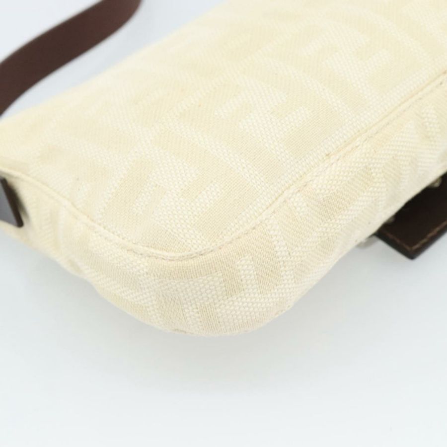 【日本直送】FENDI Zucca帆布Mamma Baguette肩背包 米色 銀色 正品 190260SAM-15