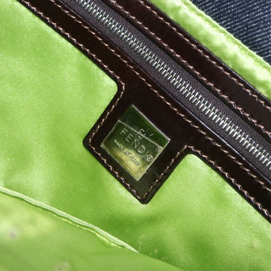 【日本直送】FENDI Mamma Baguette 手袋,牛仔布材質,花朵刺繡,海軍藍銀色,正品編號 190100SAM-21