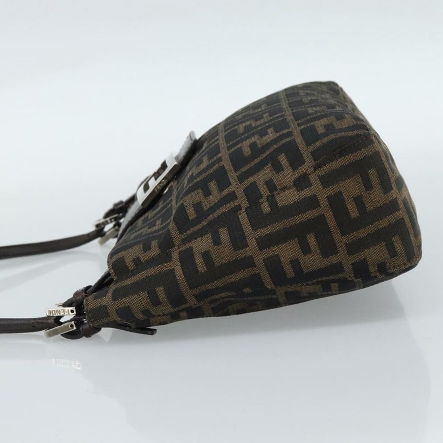 【日本直送】FENDI Zucca 帆布 Mamma Baguette 手袋黑棕色正品 189846A-2