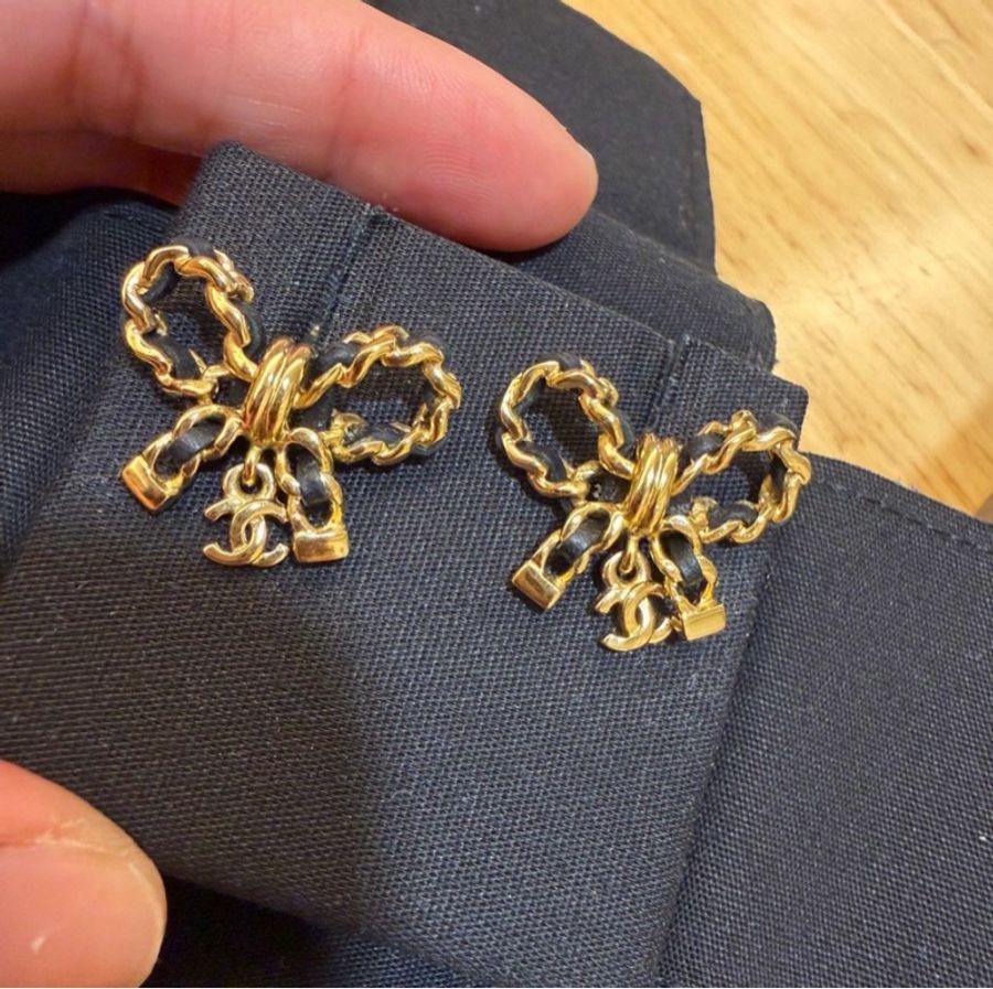 CHANEL 蝴蝶結 皮穿鍊 爆款 耳環-5