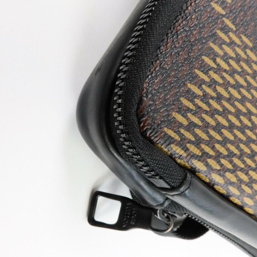 LOUIS VUITTON Damier LV x Nigo Phone Pouch肩背袋-10