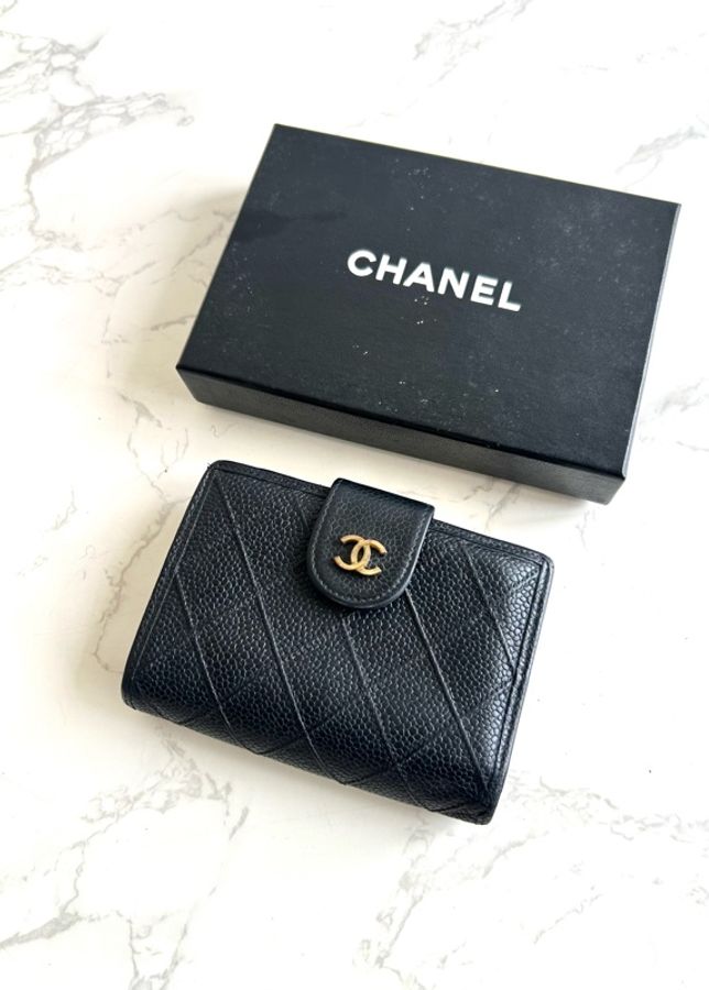 Chanel黑色魚子醬皮革中夾 皮夾 錢包 短夾 中古包 二手包 古董包-0
