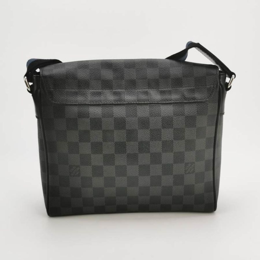 Louis Vuitton (LV) District小號牛皮棋盤格翻蓋斜背包單肩包-4