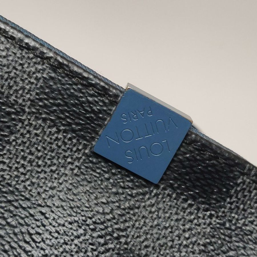 Louis Vuitton (LV) District小號牛皮棋盤格翻蓋斜背包單肩包-10