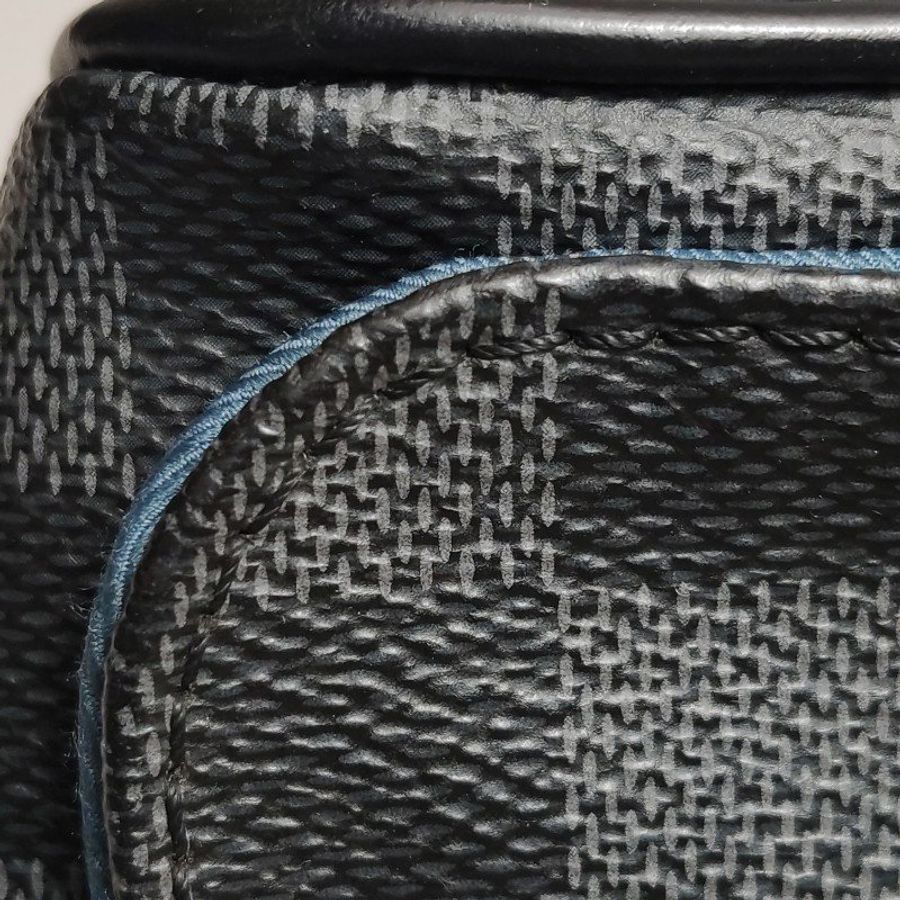 Louis Vuitton (LV) District小號牛皮棋盤格翻蓋斜背包單肩包-14