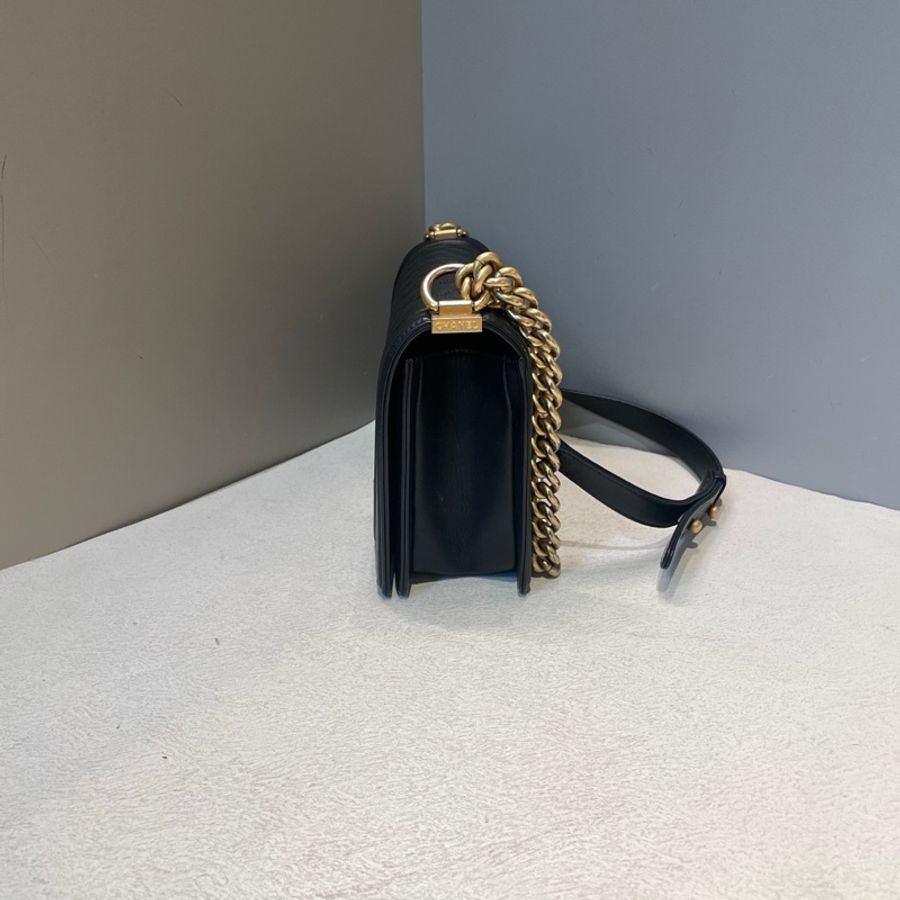 CHANEL/香奈兒黑金中號荔枝紋牛皮leboy斜挎包-3