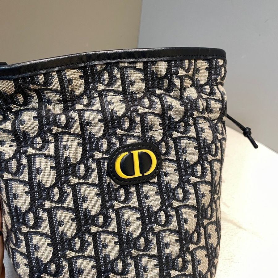 Dior/迪奧25年新款30 Montaigne迷你小福袋水桶包-6