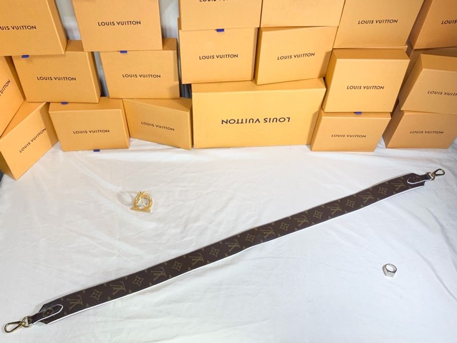 ‼️全台最甜 超美閒置 LV 路易威登 Louis Vuitton 老花桃紅雙面用寬背帶/肩帶-4