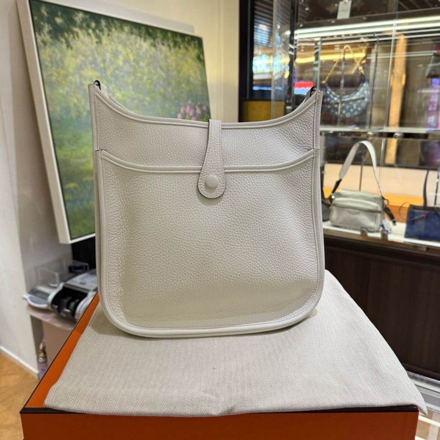 Hermes愛馬仕 Evelyne伊芙琳29 0U新白色銀扣 白色肩帶 W刻24年份 原盒原塵袋 99閒置新-1