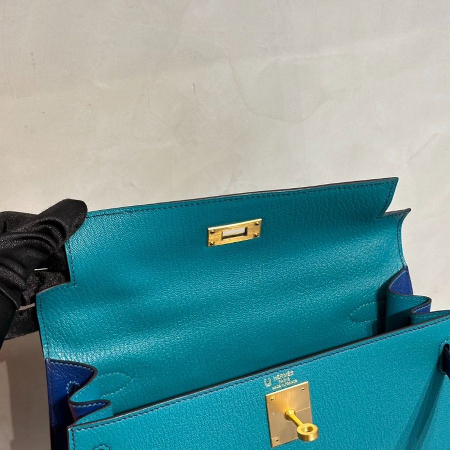HERMES Kelly 28 - Bleu Paon/Bleu Electrique 孔雀藍拚電光藍金 A-6