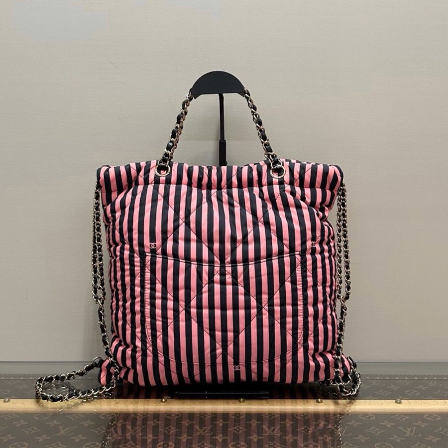 🩷 威選精品|CHANEL Coco Beach 黑粉條紋金扣 秀款 手提/後背包 🩷-3