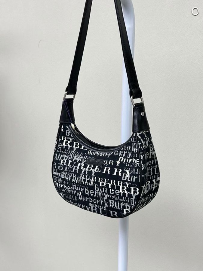 🖤 威選精品|BURBERRY 滿版 Logo 帆布月牙腋下包 🖤-7