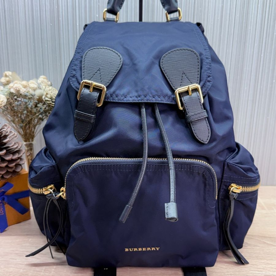 Burberry 深藍色金釦軍旅後背包-1