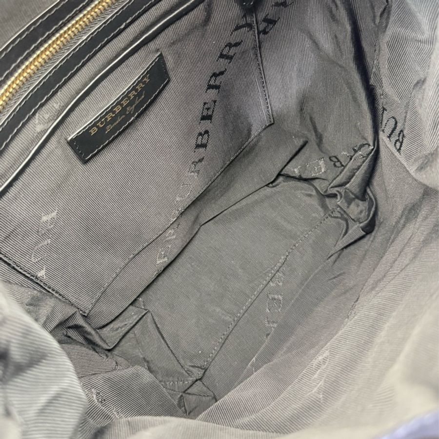 Burberry 深藍色金釦軍旅後背包-25