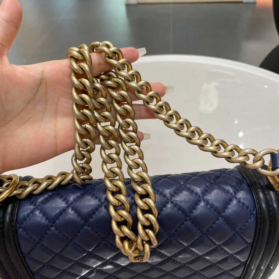 CHANEL香奈儿leboy海军蓝拼黑金扣中号25*15*7-9