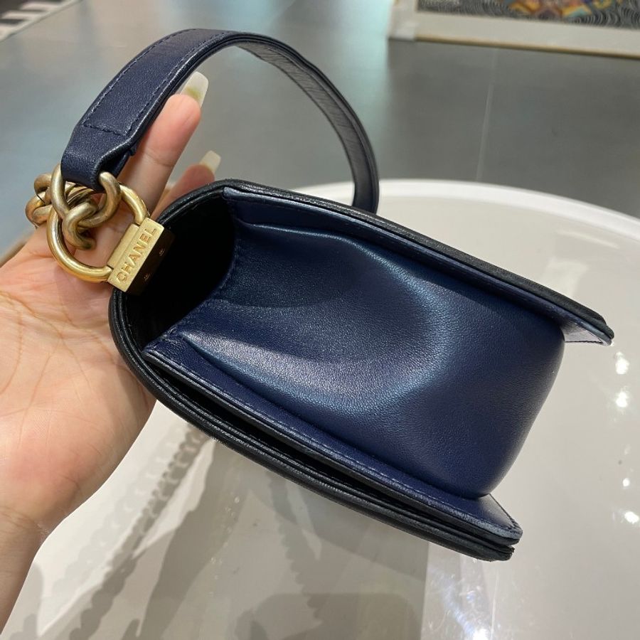 CHANEL香奈儿leboy海军蓝拼黑金扣中号25*15*7-10