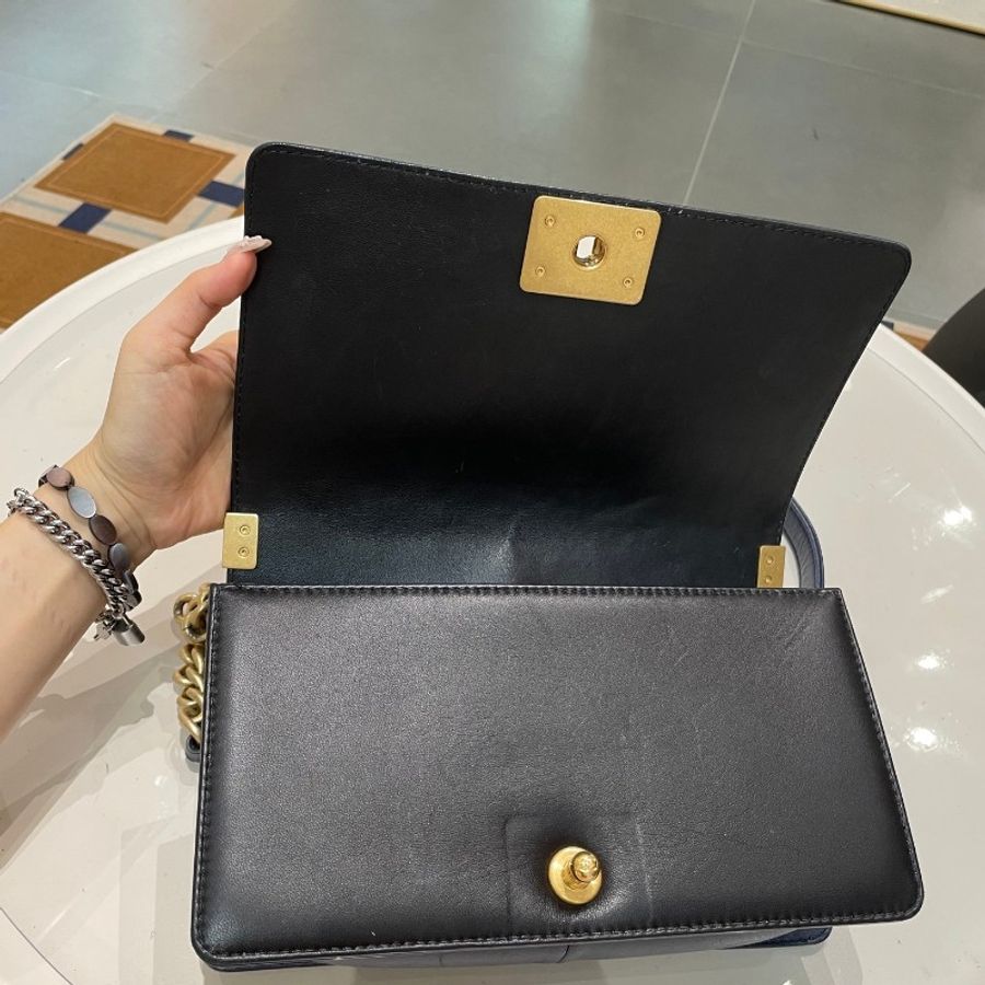CHANEL香奈儿leboy海军蓝拼黑金扣中号25*15*7-13
