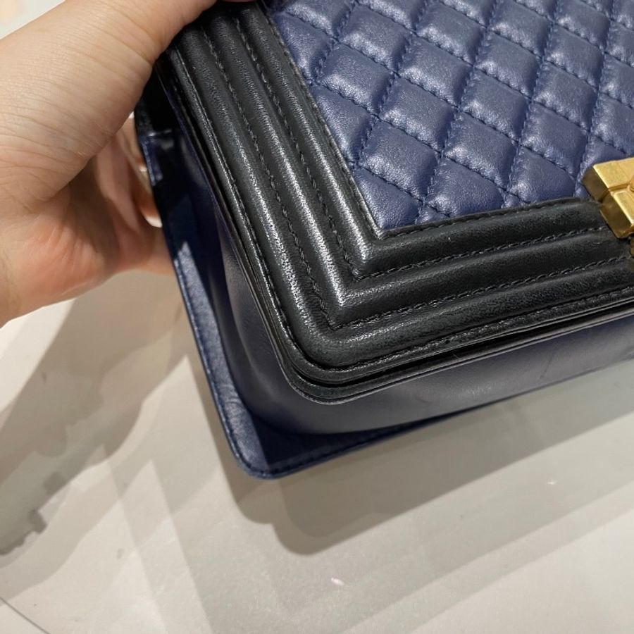 CHANEL香奈儿leboy海军蓝拼黑金扣中号25*15*7-16