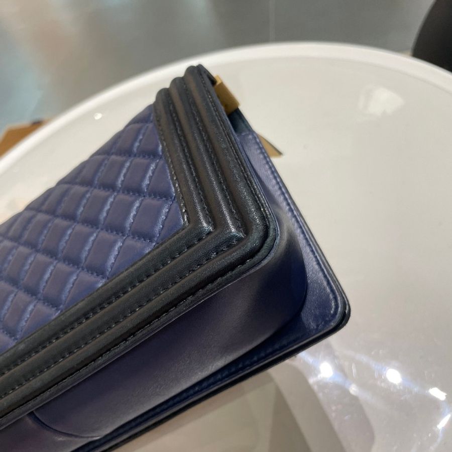 CHANEL香奈儿leboy海军蓝拼黑金扣中号25*15*7-17