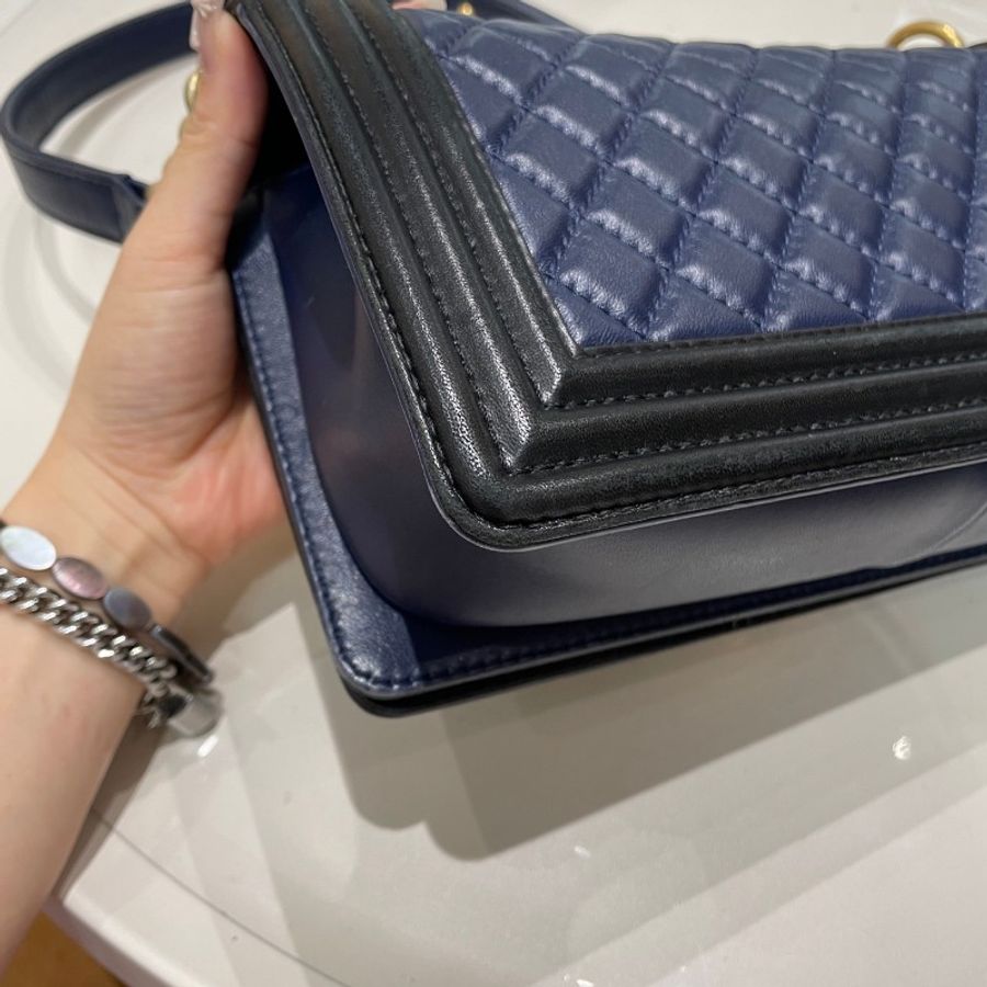 CHANEL香奈儿leboy海军蓝拼黑金扣中号25*15*7-18