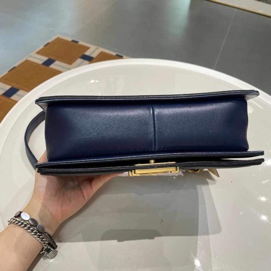 CHANEL香奈儿leboy海军蓝拼黑金扣中号25*15*7-19
