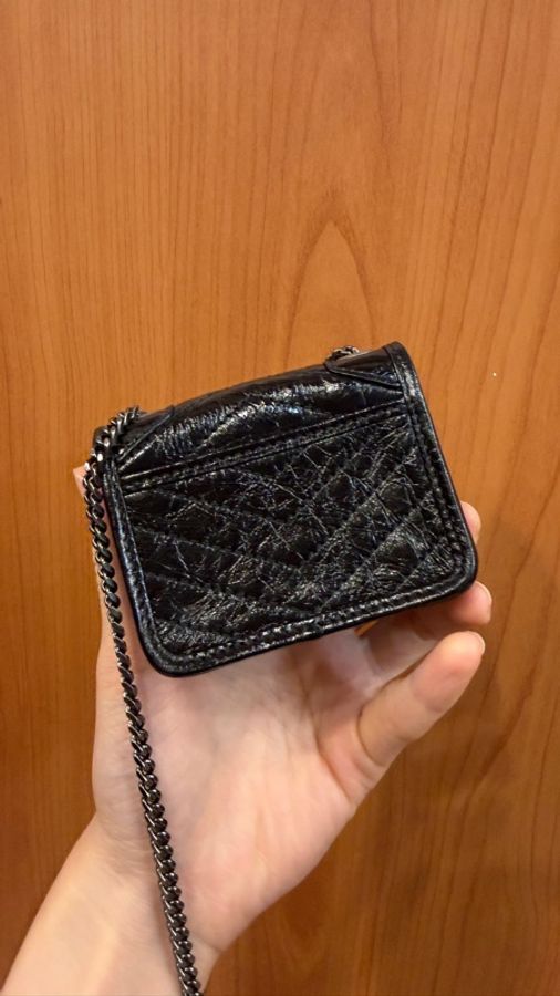 YSL 黑油蠟牛皮黑釦迷你斜背包-4