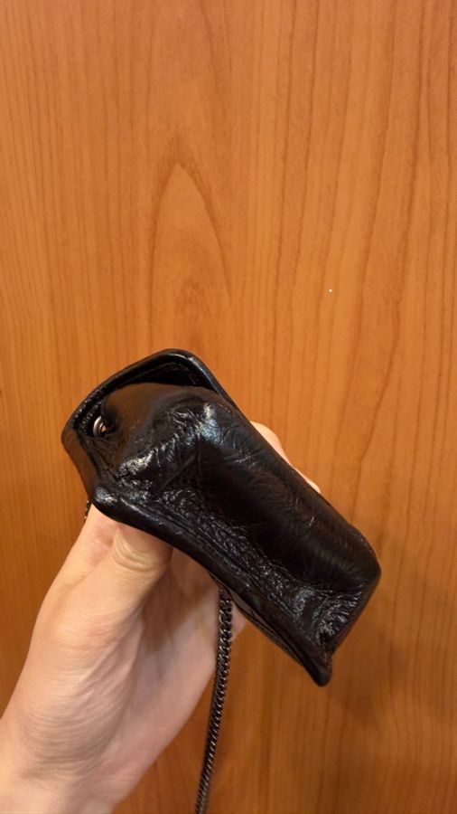 YSL 黑油蠟牛皮黑釦迷你斜背包-6