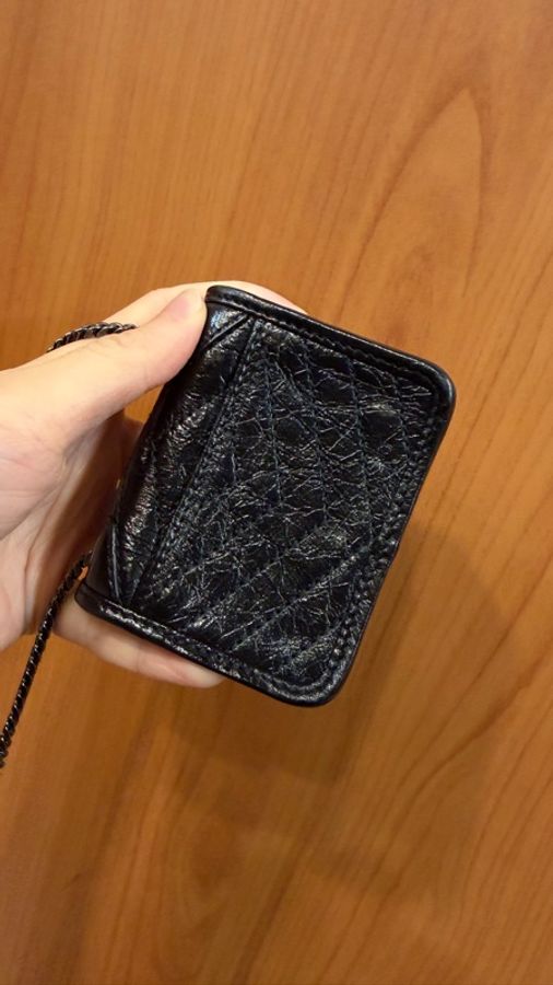 YSL 黑油蠟牛皮黑釦迷你斜背包-8
