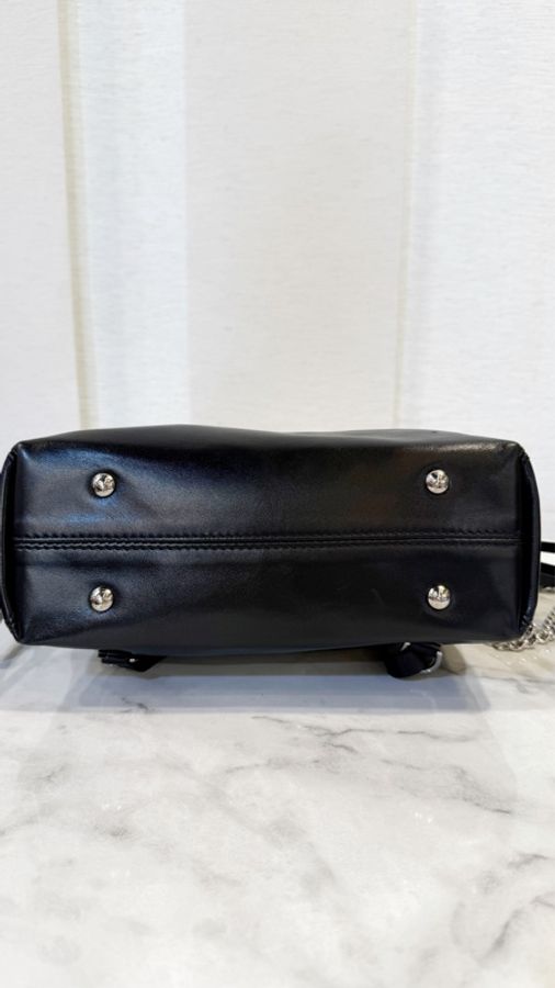 LV 黑牛皮銀釦Off Duty Backpack手提後背包M25522-9