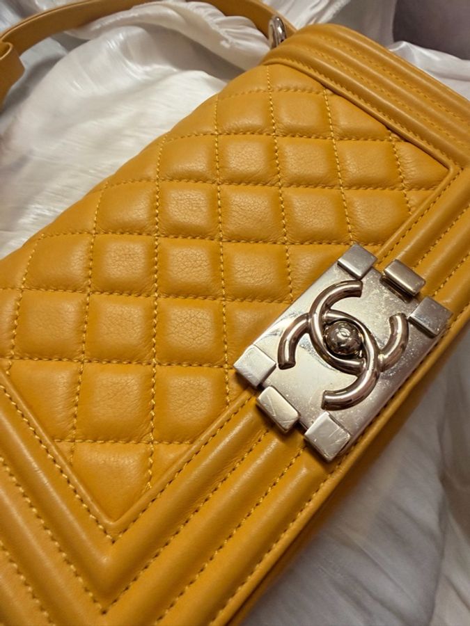 專櫃購入CHANEL BOY檸檬黃20公分牛皮銀鏈條單肩斜跨包腋下包-4
