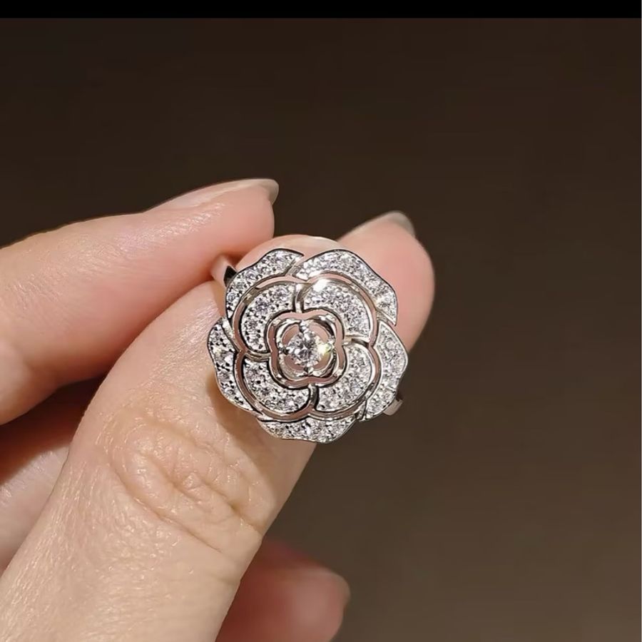 Chanel 香奈兒Camelia系列 白金滿鑽山茶花戒指 48碼 整朵山茶花密鑲碎鑽+中心主鑽-0