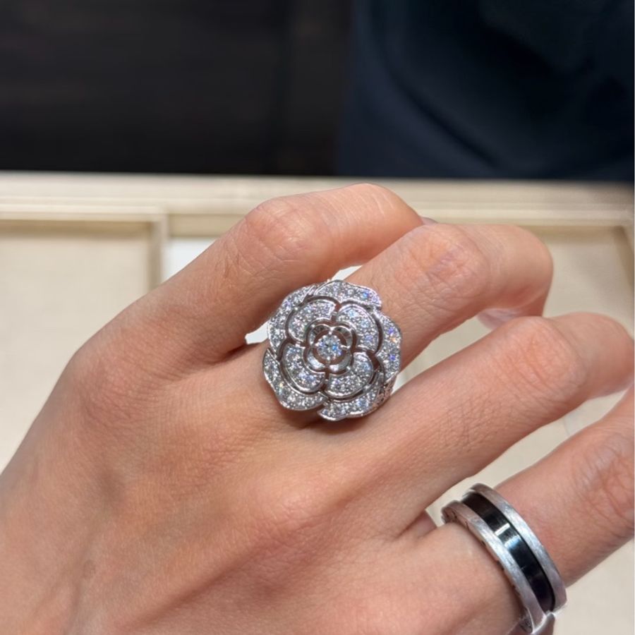 Chanel 香奈兒Camelia系列 白金滿鑽山茶花戒指 48碼 整朵山茶花密鑲碎鑽+中心主鑽-2