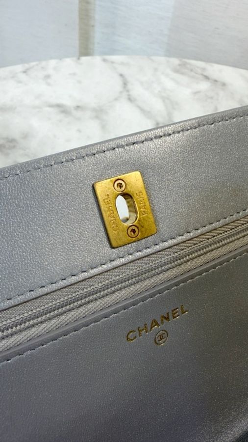 Chanel 珠光淺灰羊皮19 Handle手提斜背WOC AP3664-12