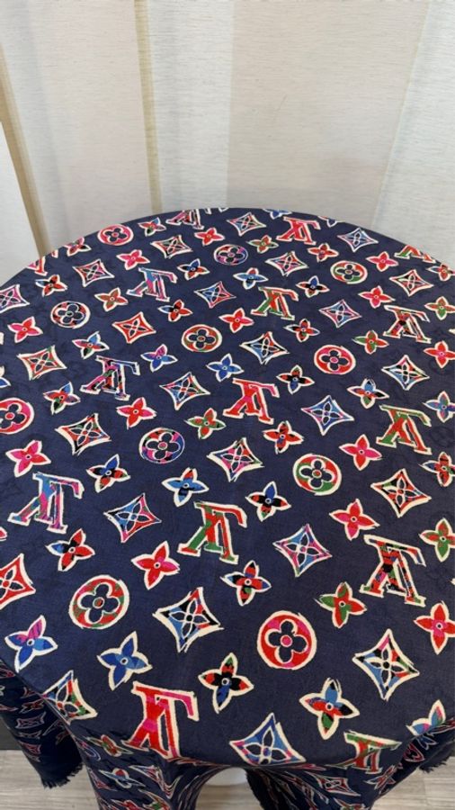 LV 深藍絲質羊毛彩色Logo 披肩圍巾M76093-3