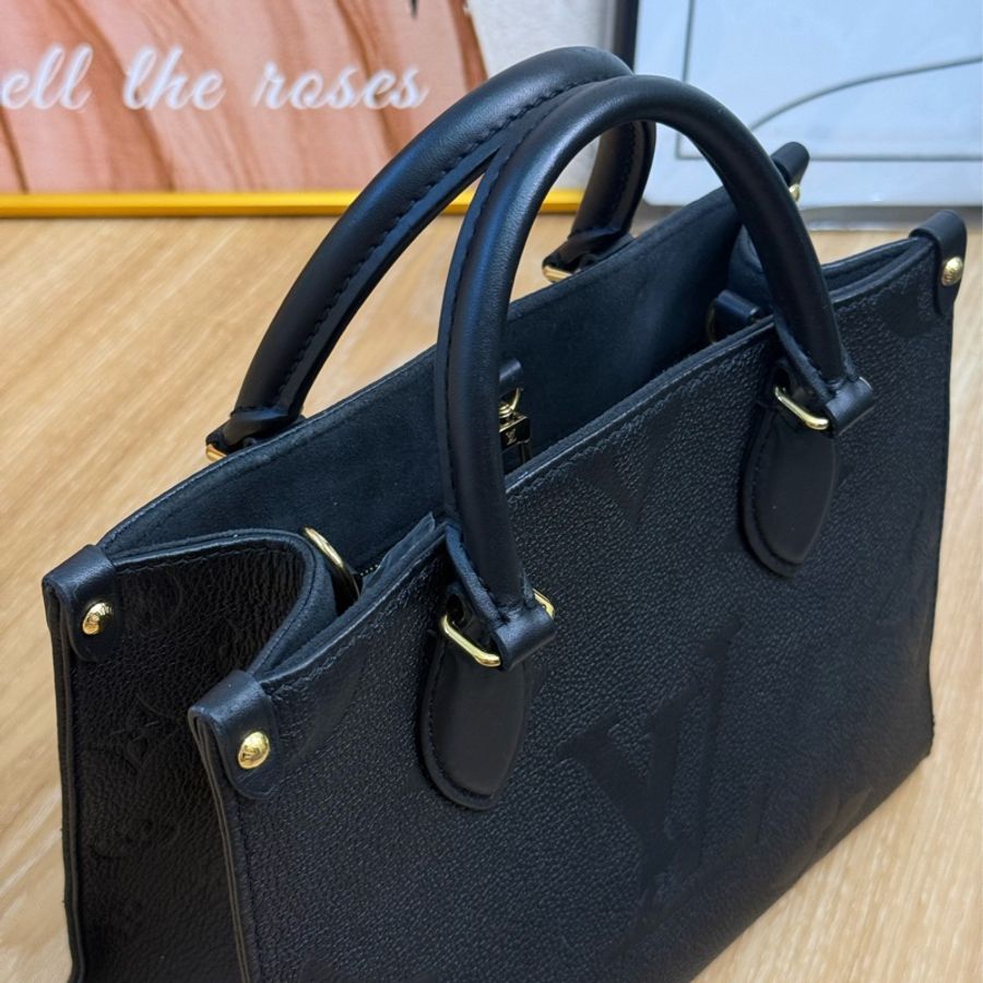 Lv on the go PM 全牛皮壓紋黑色 小號✨最新晶片款-11