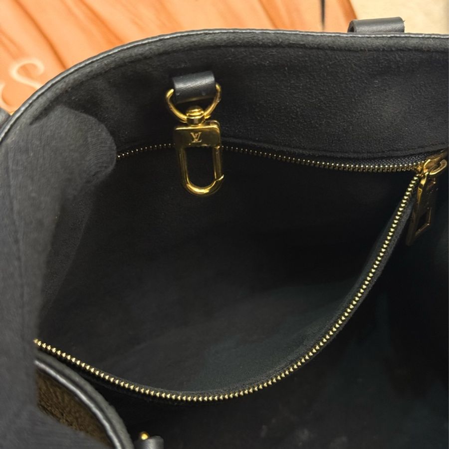 Lv on the go PM 全牛皮壓紋黑色 小號✨最新晶片款-13