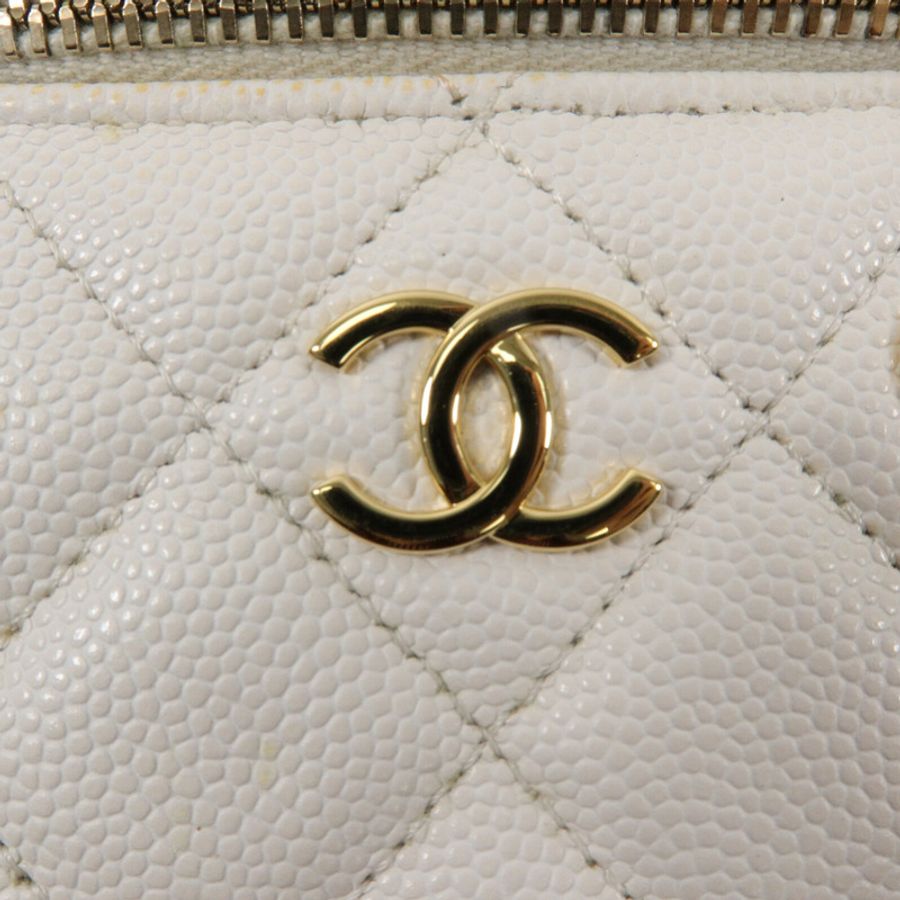 CHANEL 牛皮皮革Mini Vanity Case鏈帶肩背袋-7